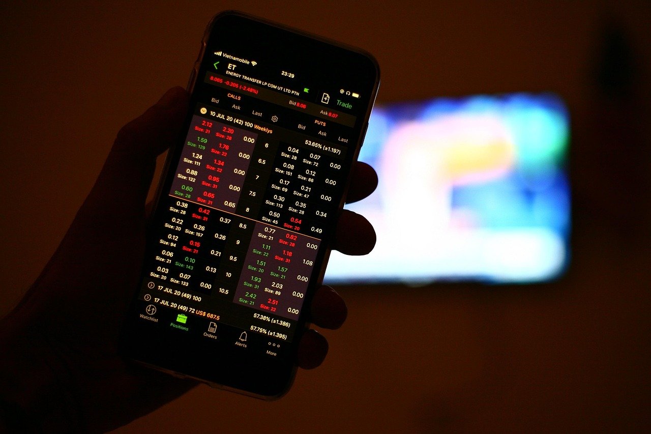 découvrez les meilleures applications d'investissement pour gérer facilement votre portefeuille, suivre les marchés en temps réel et maximiser vos gains.
