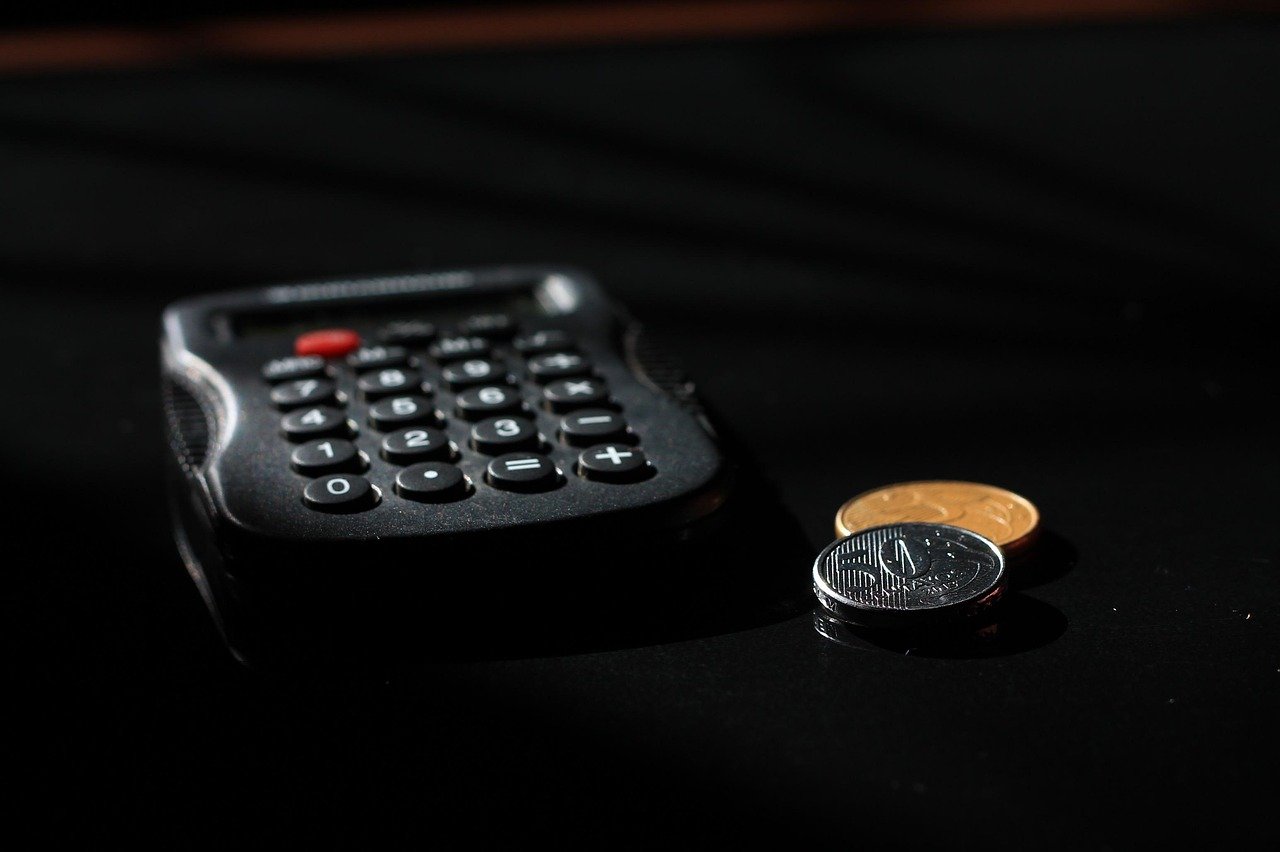 découvrez les informations essentielles sur le salaire minimum en suisse, son application, les montants en vigueur et son impact sur le marché du travail suisse.