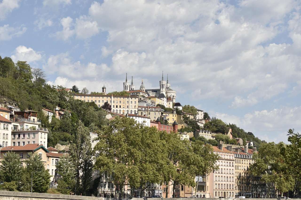 location de bureaux à lyon : trouvez des espaces professionnels adaptés à vos besoins au cœur de la métropole lyonnaise.