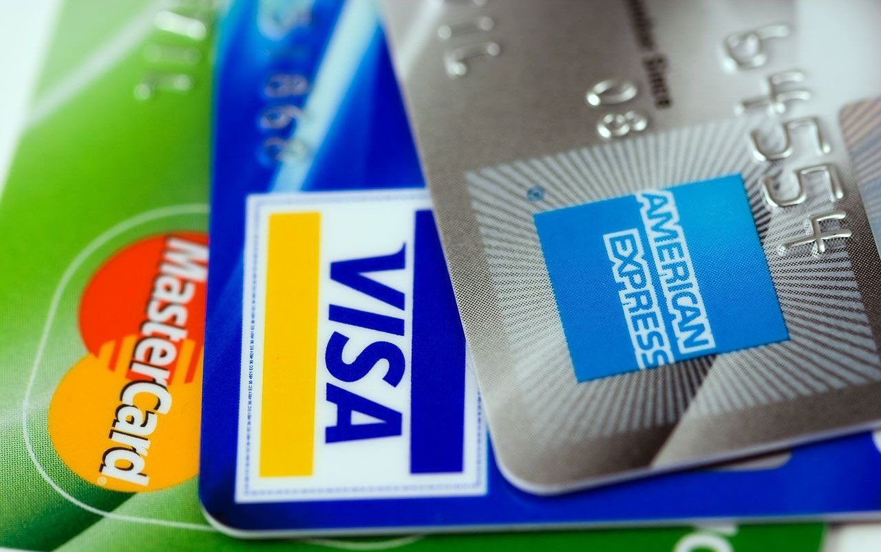 découvrez les avantages du visa premier : une carte bancaire offrant assurance renforcée, services exclusifs et plafonds augmentés pour faciliter vos voyages et vos achats au quotidien.